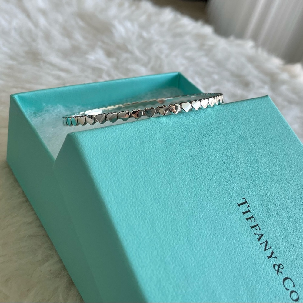 Tiffany and Co. Picasso Crown of Hearts Bangle - Picture 7 of 9